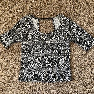 Tribal pattern 3/4 sleeve long crop top